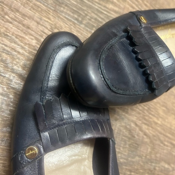 Salvatore Ferragamo 7.5E vintage navy micro heel preppy tasseled shoes. - Picture 3 of 15